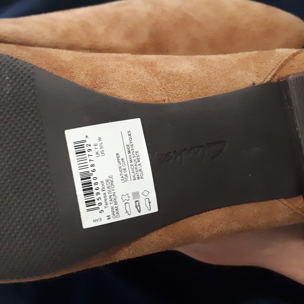 Clarks Tan Ankle Boots with Block Heel - Picture 3 of 4